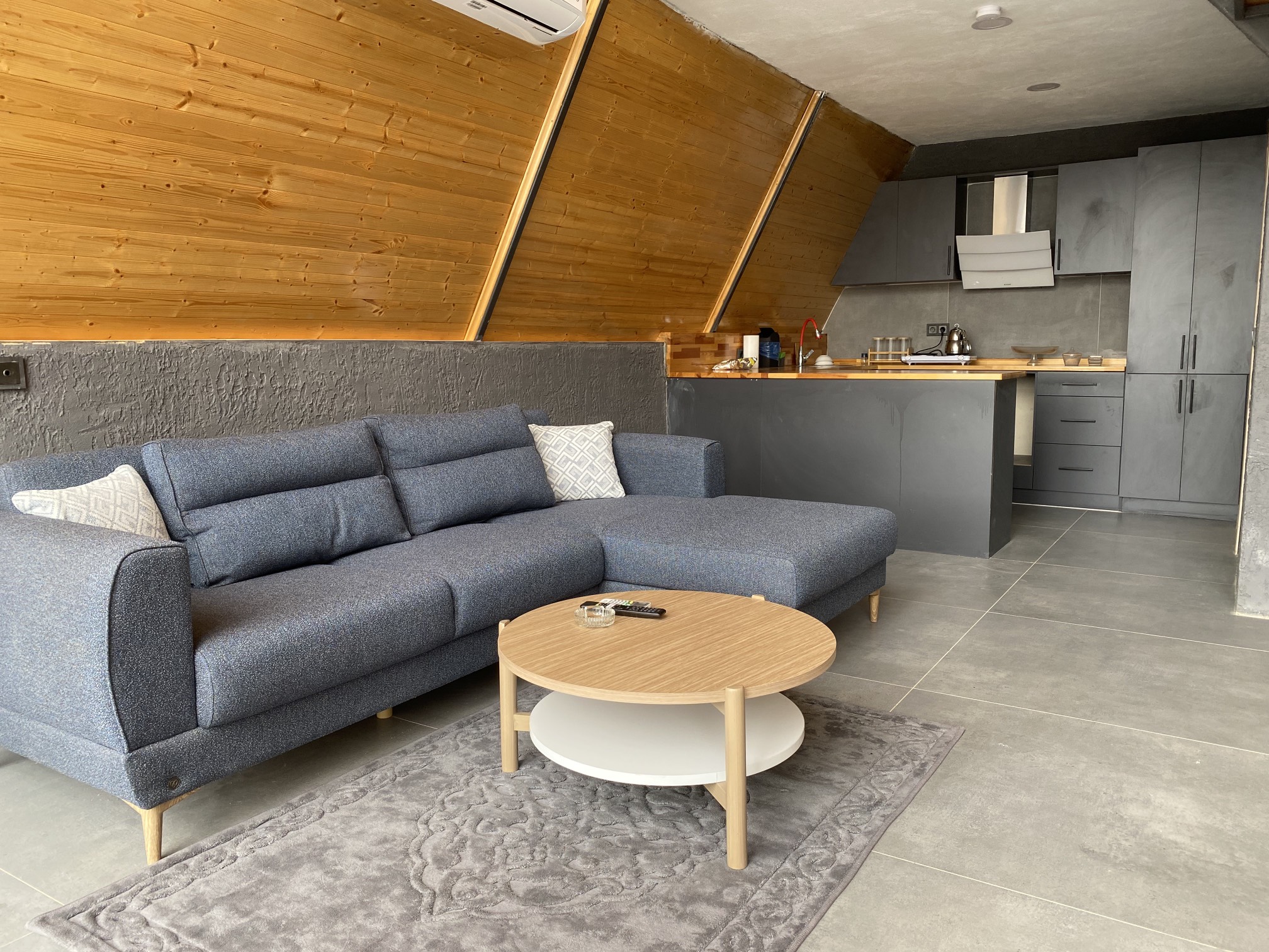 Samsun Piramit Bungalov salon ve tam donanımlı mutfak